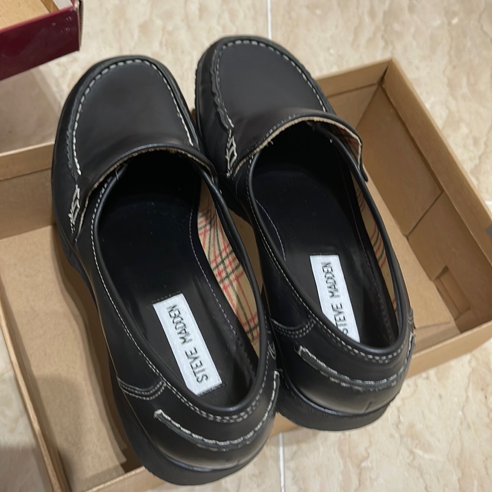 New Steve Madden black leather shoes